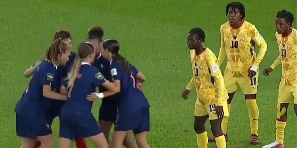 Potez francuskih nogometašica obišao svijet: Zaigrale kolo u šesnaestercu pa postigle gol