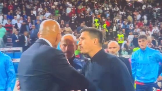 Video / Jedan potez pokrenuo haos uz teren: Pizakane i Spaleti isključeni nakon sukoba