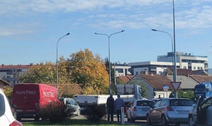 Motociklista povrijeđen u Banjaluci: Gužve se protežu od Centruma do Čajevca