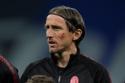 I SLUŽBENO JE: Modrić ostaje u Milanu, evo što o hrvatskoj legendi pišu Rossoneri