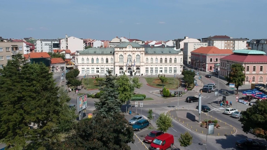 Bijeljina: Radnici Gradske uprave bez naknada i osiguranja