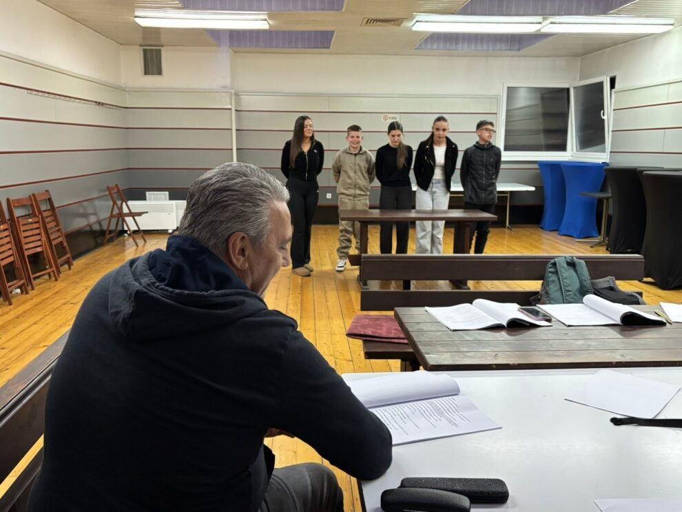 Rad na omladinskoj predstavi „Pobuna otpada“ ujedinjuje mlade širom BiH