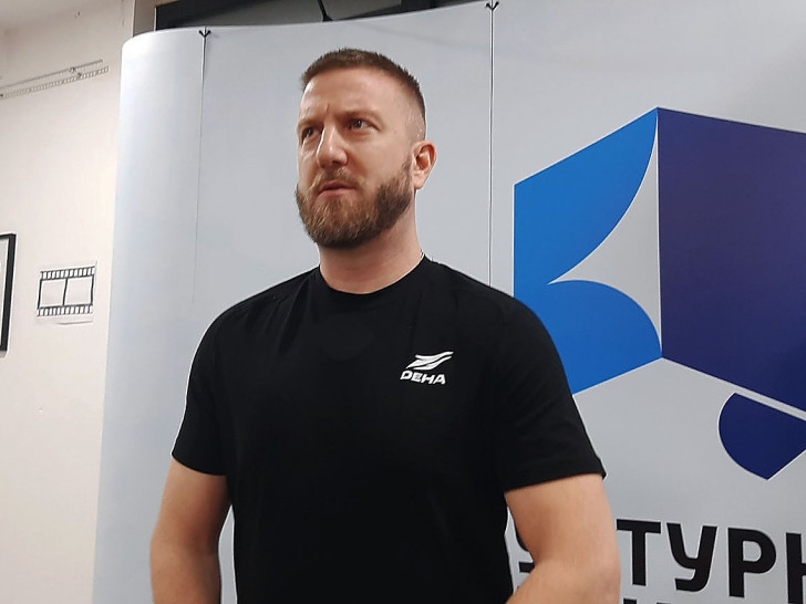 Stend-ap komedija „Stručnjak” dokazala da je smijeh lijek