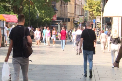 PORAŽAVAJUĆI PODACI: Država tone dok preko 70 posto mladih planira život isključivo izvan granica BiH
