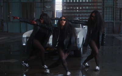 The Womack Sisters – Chauffeur