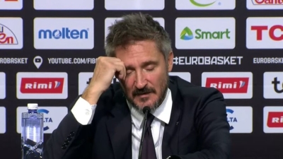 Poceko u suzama podnio ostavku nakon ispadanja na Eurobasketu: "Je*e mi se kakav sam trener"
