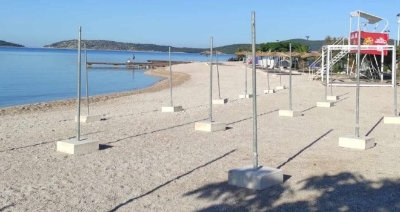 Popularna plaža na Jadranu zapuštena pred početak ljetne sezone: Grafiti, plijesan i oštećena oprema