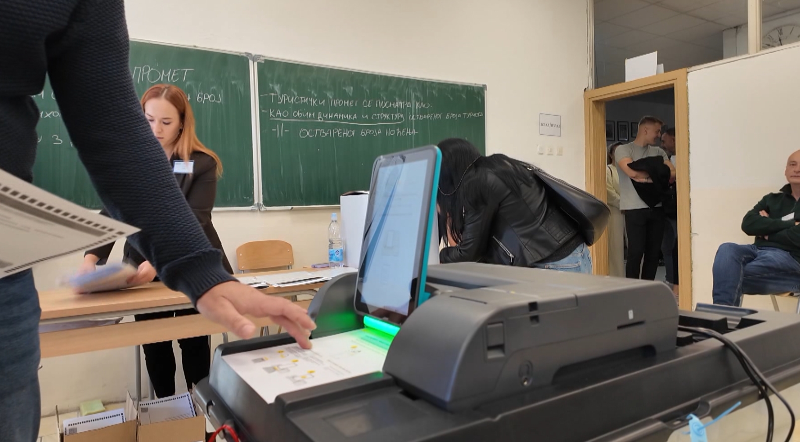 Apsurd na biračkim spiskovima: U Srpskoj 25% više glasača nego punoljetnih stanovnika