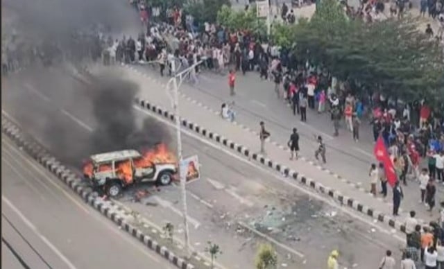 VIDEO Prosvjedi u Nepalu protiv zabrane Facebooka i YouTubea prerasli u krvave sukobe