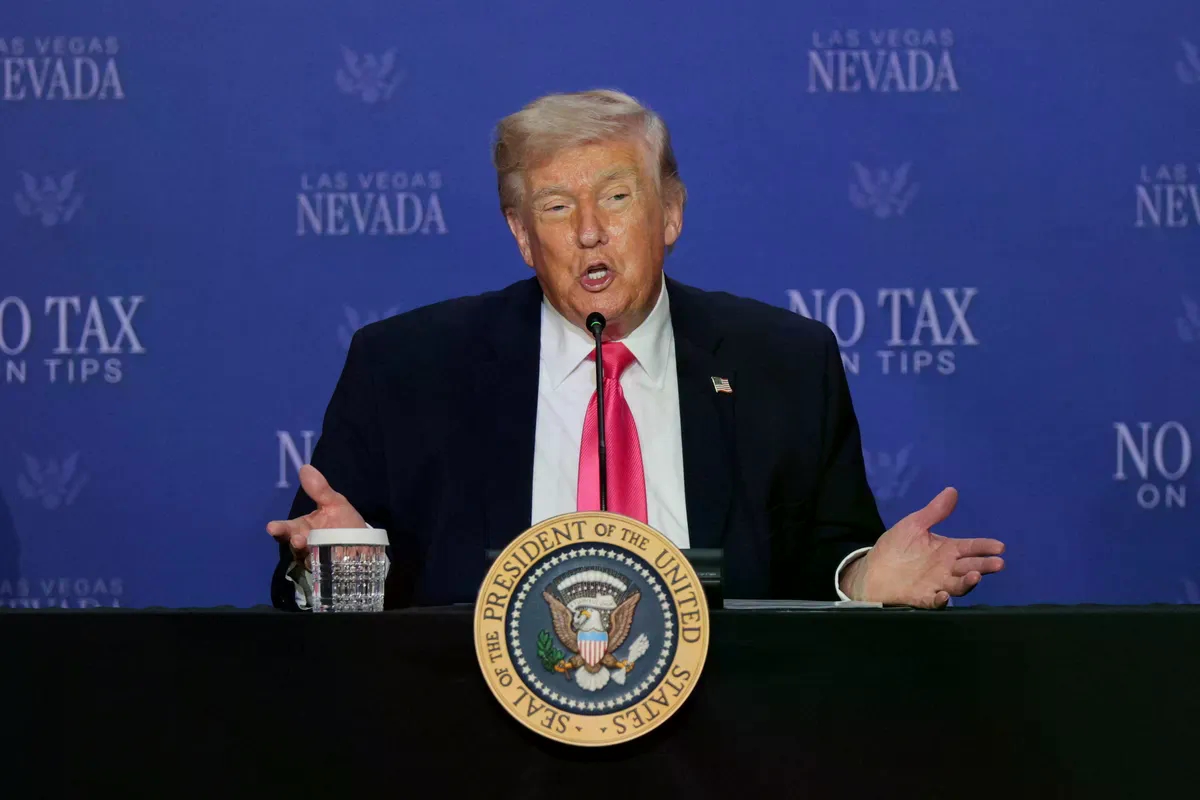 Trump tvrdi da je Iran srušio američki helikopter iznad Hormuza: "Moramo odgovoriti!"