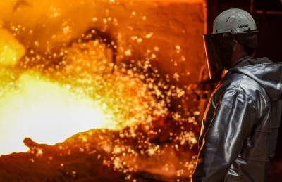 U Njemačkoj industrija tone, dok sektor usluga raste