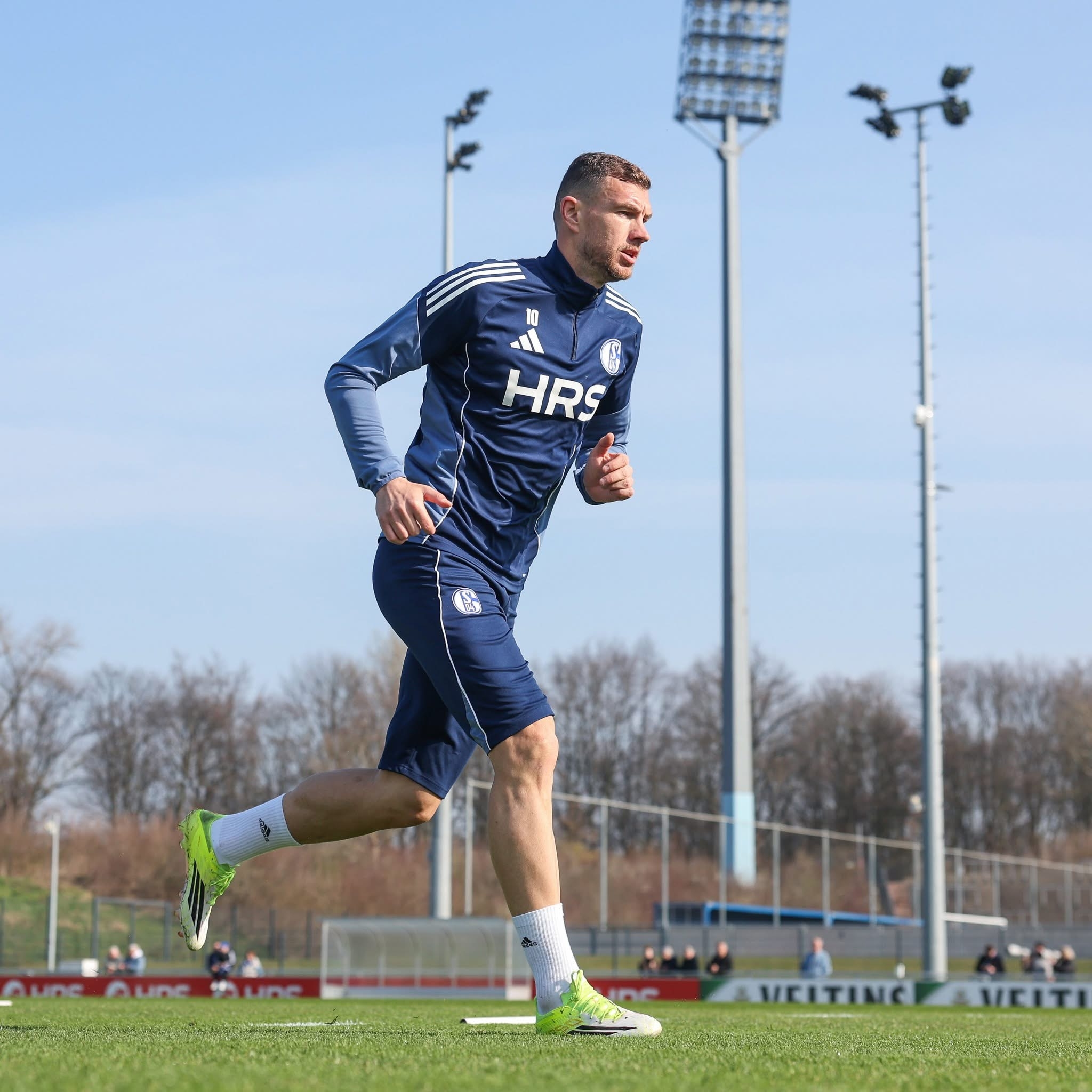 Ko mu šta može: Poznato kada se Edin Džeko vraća na teren