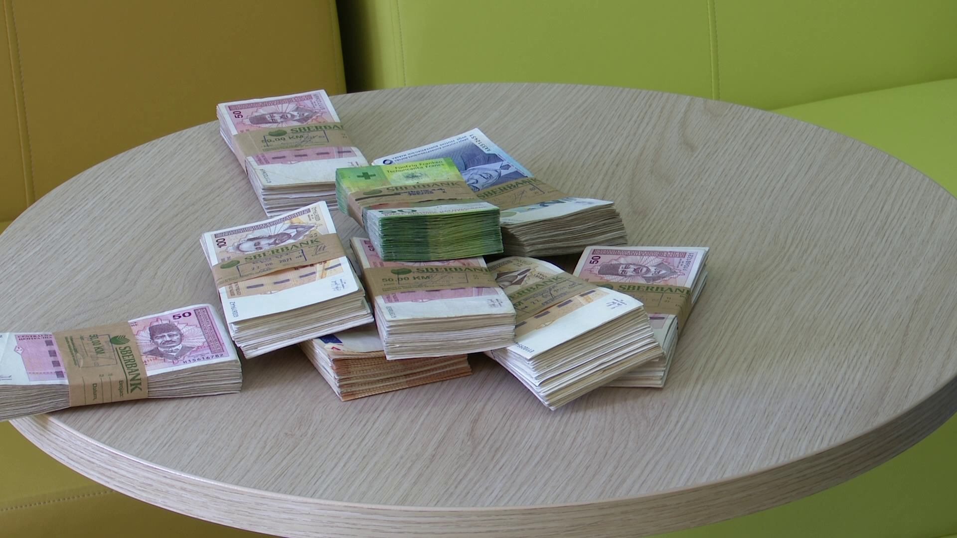 Nova zaduženja: Vlada Srpske se na berzi zadužila 49 miliona, u planu još 50 miliona KM