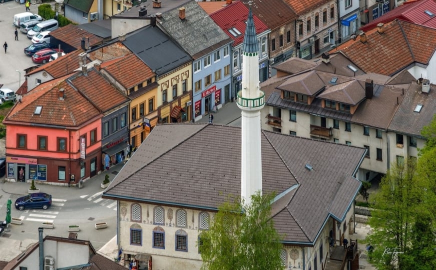 Vezirski grad u proljetnom ruhu: Travnik kroz objektiv Borisa Trogrančića