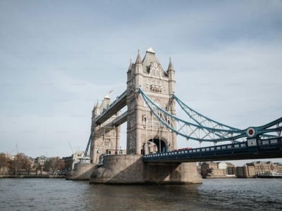 OPSADNO STANJE U LONDONU: Pucnjava u parku, ubijen muškarac