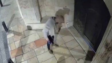Incident na svetom mjestu: Muškarac snimljen kako pljuje na Katedralu Svetog Jakova u Jeruzalemu