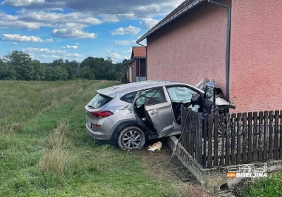 TEŠKA NESREĆA KOD BIJELJINE: Vozač poginuo nakon što je automobilom udario u kuću