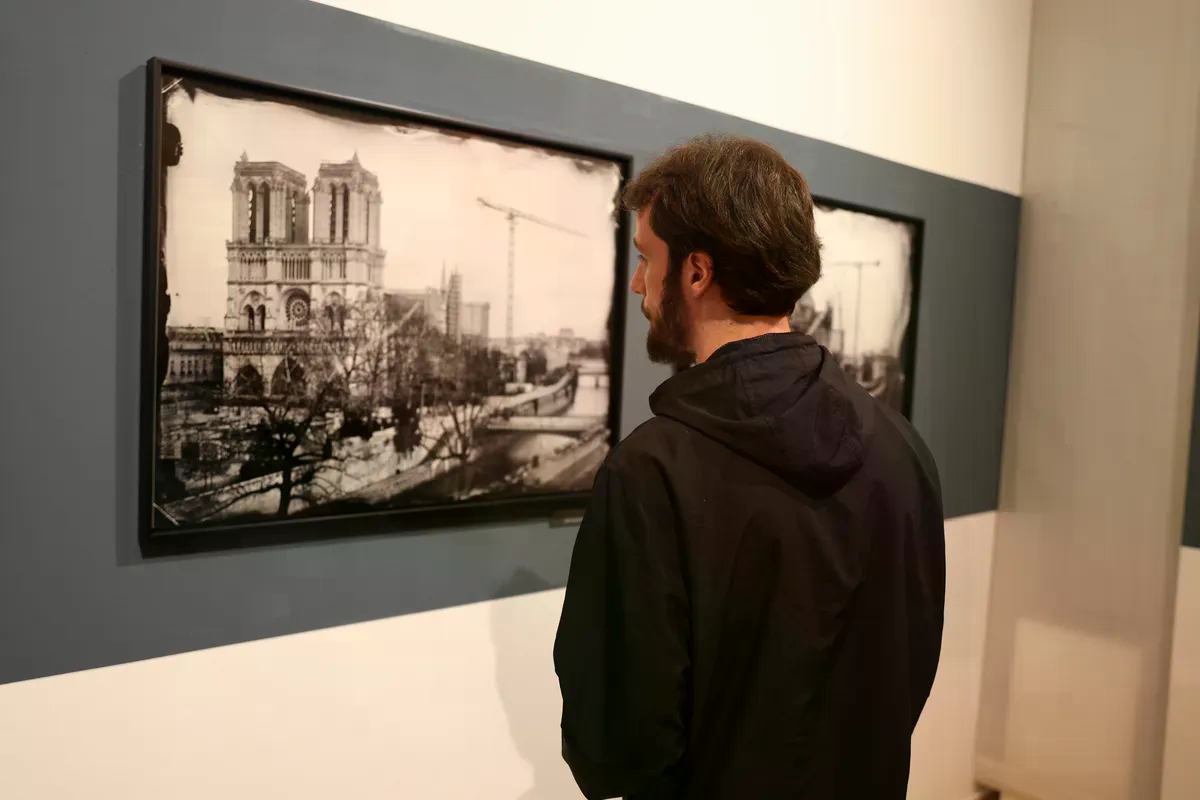 U Umjetničkoj galeriji BiH svečano otvorena izložba "Trideset i šest pogleda na Notre Dame"
