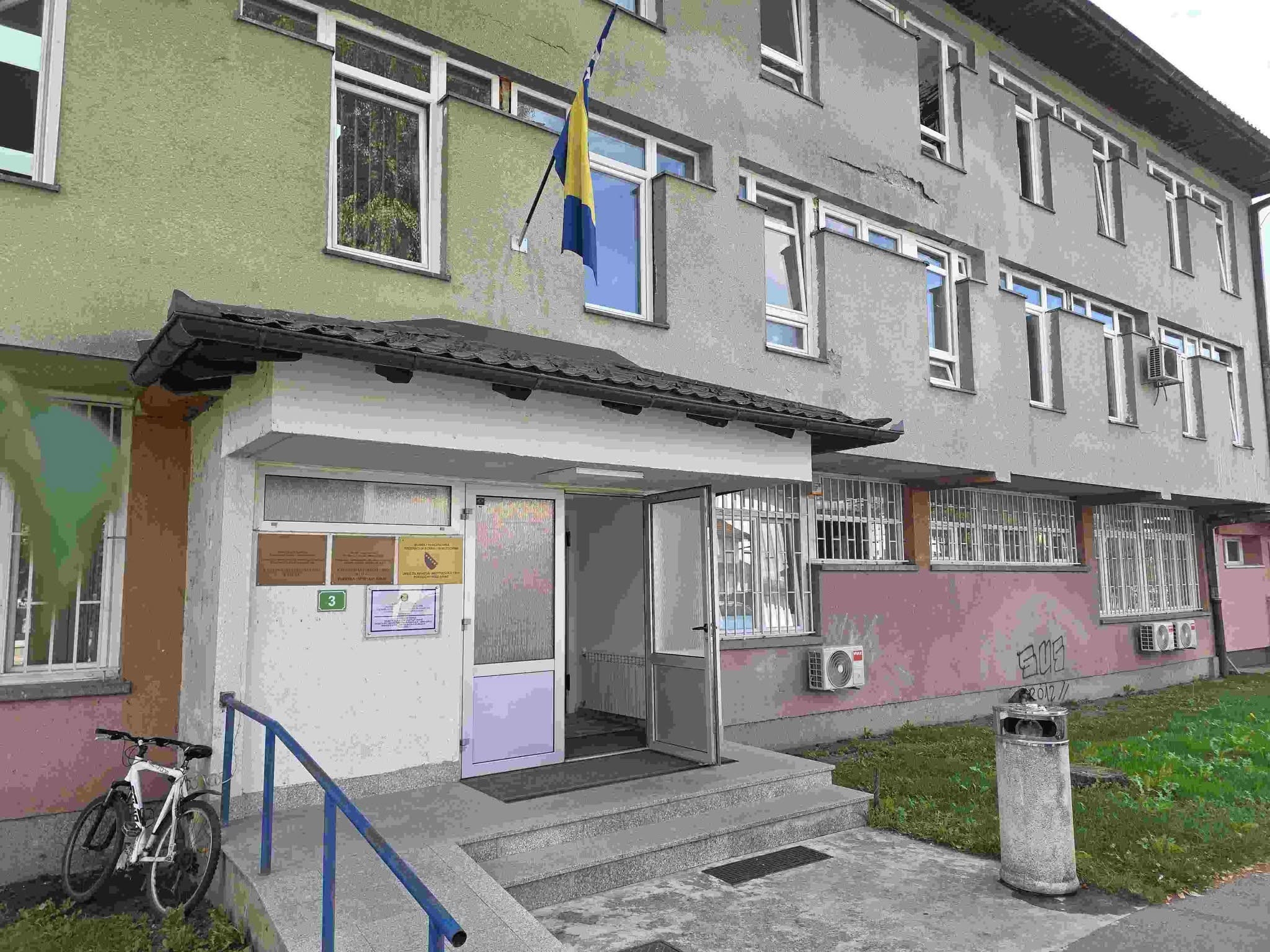 Porezna u Bihaću zapečatila 10 objekata: Kazne skoro 40.000 KM