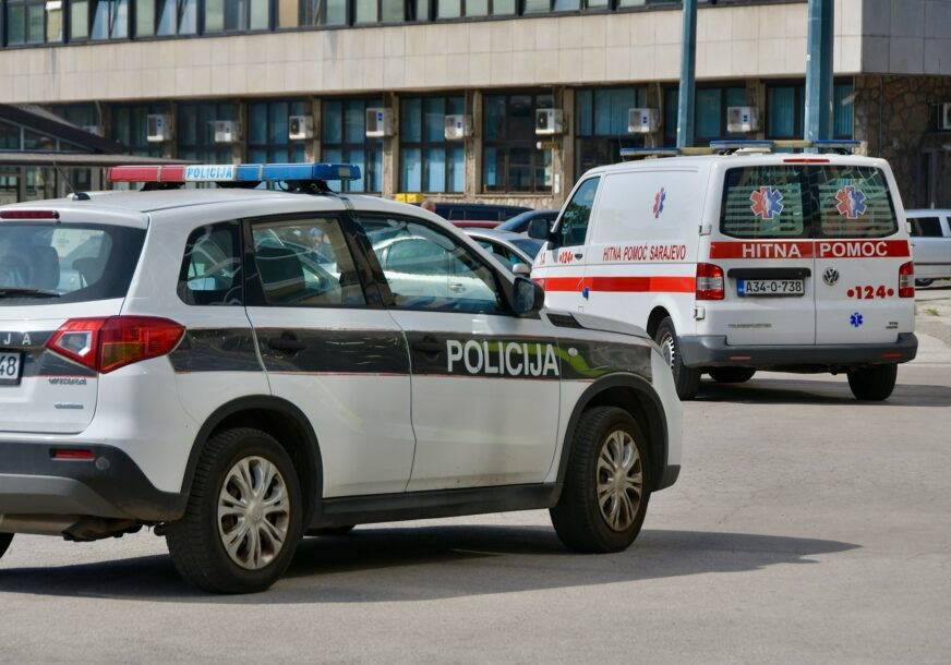 Drama kod Pala traje od juče: Policija pregovara sa Sarajlijom koji ne želi sići sa drveta