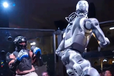VIDEO Prva borba između robota i čovjeka, pogledajte kako je završilo