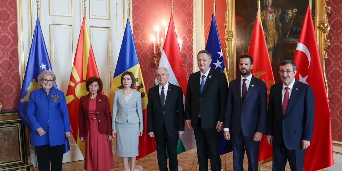 Bećirović boravi u Budimpešti na obilježavanju 70. godišnjice Mađarske revolucije