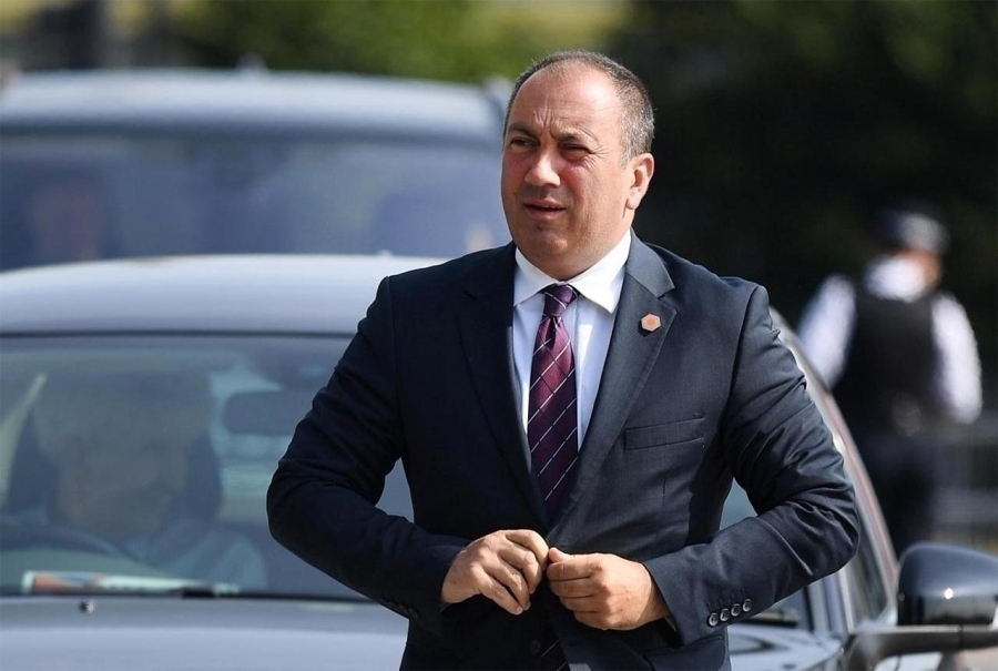 CRNADAK IH JE ODAVNO PROČITAO: 'SNSD polako odustaje i od referenduma i od nasilne blokade'