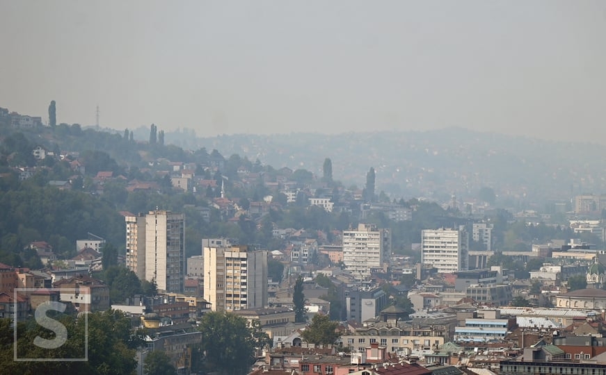 Sarajevo od jutros pod dimom: Nezdrav zrak prekrio grad, pogledajte fotografije
