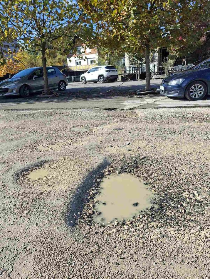 Mještani ogorčeni: Subotička ulica pola godine u lošem stanju, put nakon radova nije obnovljen (Foto)