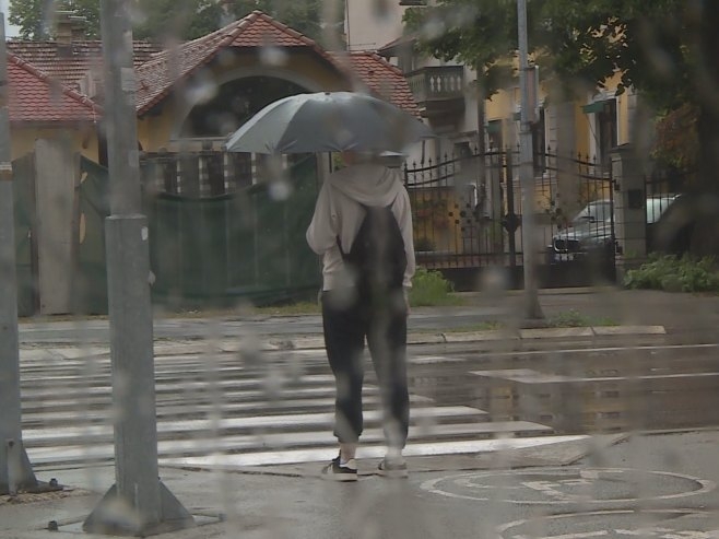 Danas promjenljivo do potpuno oblačno sa kišom