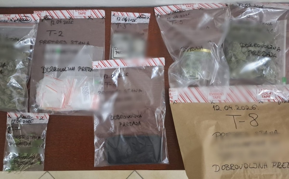 U bh. gradu pronađen laboratorij za uzgoj marihuane: Uhapšen 24-godišnjak, oduzeta droga, vage...