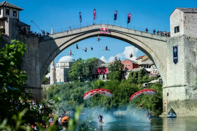 Izložba fotografija podsjetila na najveće trenutke Red Bull Cliff Divinga sa Starog mosta