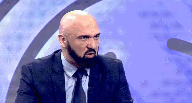 Pretresaju kancelarije i računare ministra Rame Isaka