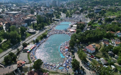 Sunčana nedjelja i brojne aktivnosti privukle veliki broj kupača na Panonskim jezerima