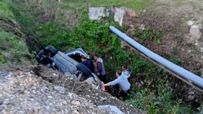 Automobilom sletio u kanal: Nezgoda na magistralnom putu