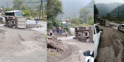 FOTO: Kamion turske firme koja gradi dionicu Koridora Vc prevrnuo se na M-17