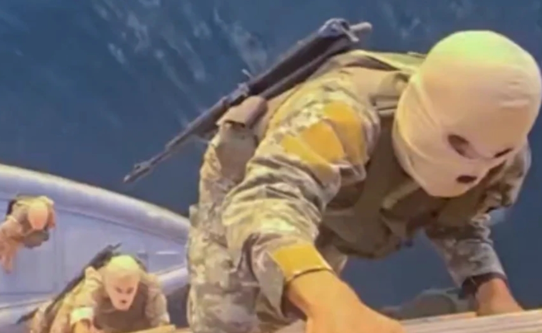 (VIDEO) ISPLIVALI DOKAZI Iranci objavili snimak upada na brod, sve iscenirano