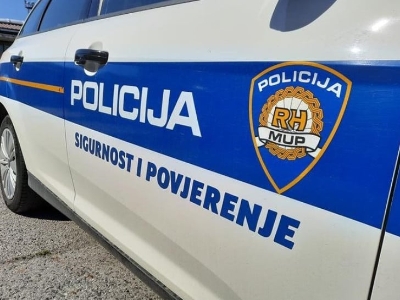 Haos u Zagrebu: Muškarac sjedio sa bombom u parku