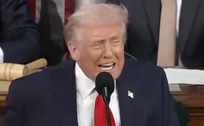 Bijela kuća objavila bizaran video: Donald Trump sat vremena ponavlja jednu riječ