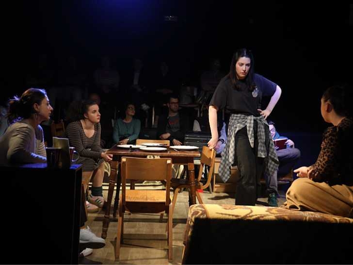 Ansambl “Četiri sestre“ osvaja pažnju žirija na jednom od najvažnijih omladinskih festivala