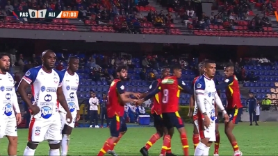 Fudbaleri pokušali smisliti nešto novo, ali su postali hit na društvenim mrežama (VIDEO)
