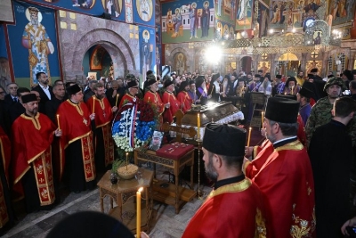 Patrijarh Porfirije služio opijelo Mladiću: Zvaničnici Srpke na posljednjem ispraćaju generalu