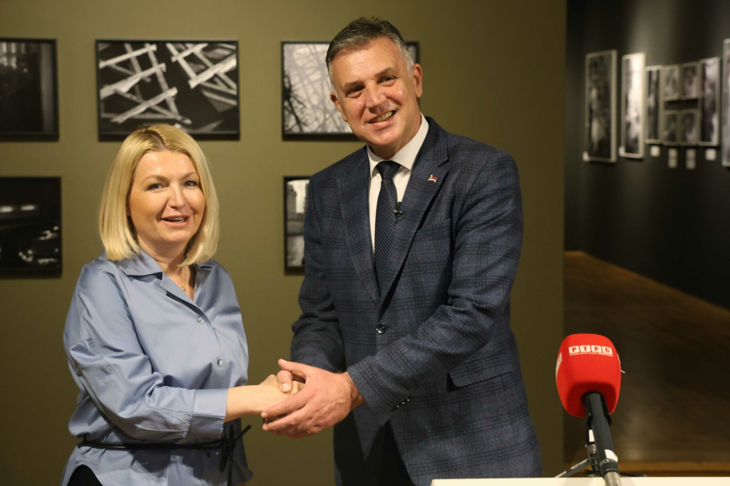 (FOTO) Ministarstvo prosvjete i kulture RS: Obezbijeđeno 400.000 maraka za nastavak REKONSTRUKCIJE Muzeja savremene umjetnosti Republike Srpske