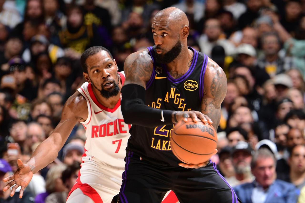 LeBron predvodio Lakerse do nove pobjede, Blazersi i Sixersi se vraćaju u igru