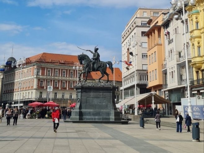 Sindikalni protest u Zagrebu: Povećajte plate i penzije ili će 2028. biti vrijeme istine