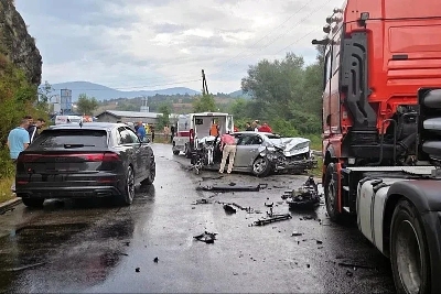 Jedna osoba poginula u teškoj saobraćajnoj nesreći kod Rogatice