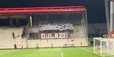 Horde Zla koreografijom i parolom ponovo zatražile odlazak Ismira Mirvića