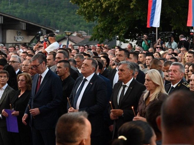 Dok Srpska i Srbija odaju počast žrtvama "Oluje", zvanična Podgorica na proslavi u Kninu
