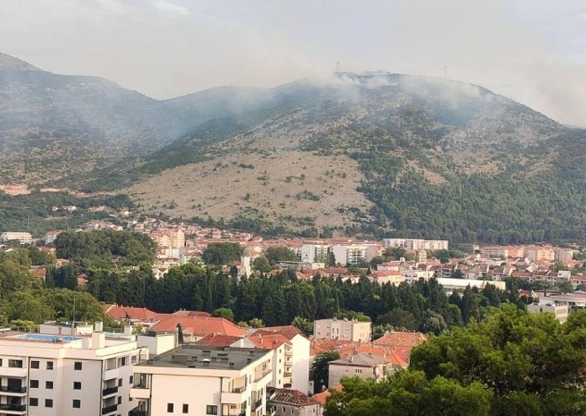 Stabilno stanje na požarištu kod Trebinja, vatrogasci odbranili Gučinu