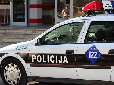 Usred dana opljačkana banka u Mostaru: Maskirani napadači oteli novac od zaštitara